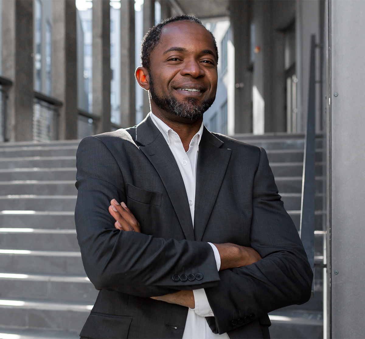 demo-male-real-estate-agent